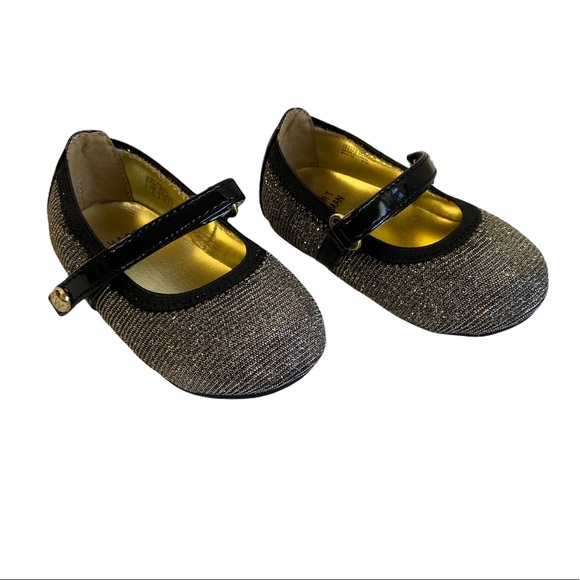 Stuart Weitzman Other - Stuart Weitzman Infant Black Gold Slip On Shoes